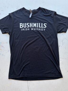 Men's Bushmills T-Shirt Black Spell-Out M Irish Whiskey Bushies Logo Liquor